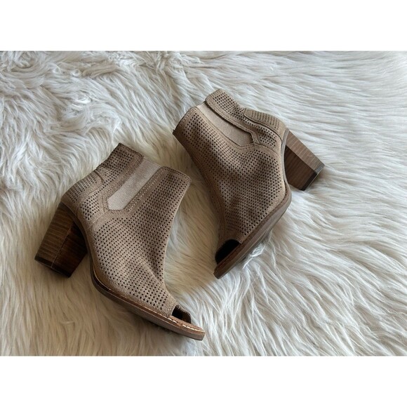 Toms Majorca Women’s 6 Tan Perforated Suede Peep Toe Chunky Heel Booties - Picture 2 of 10